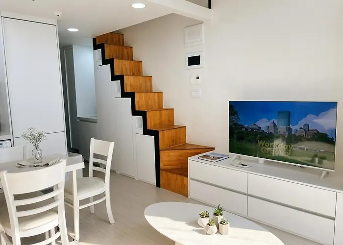 Apartment Square19